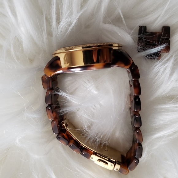 Michael Kors tortoise bracelet watch - Picture 3 of 8